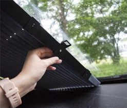 Zonnescherm Auto - Zonwering - Voorruit - UV Protectie - Oprolbaar - Rolgordijn - Rheme -Babyproducten 1200x1020 1