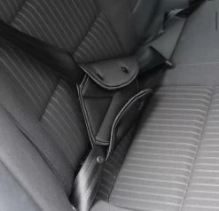 Merkloos Auto Gordel Beschermer - Gordelhoes - Autogordel Bescherming - Gordelbeschermer - Nekbeschermer Kind - Gordelbeschermhoes - Nekkussen / Neksteun -Babyproducten 1200x1155 5