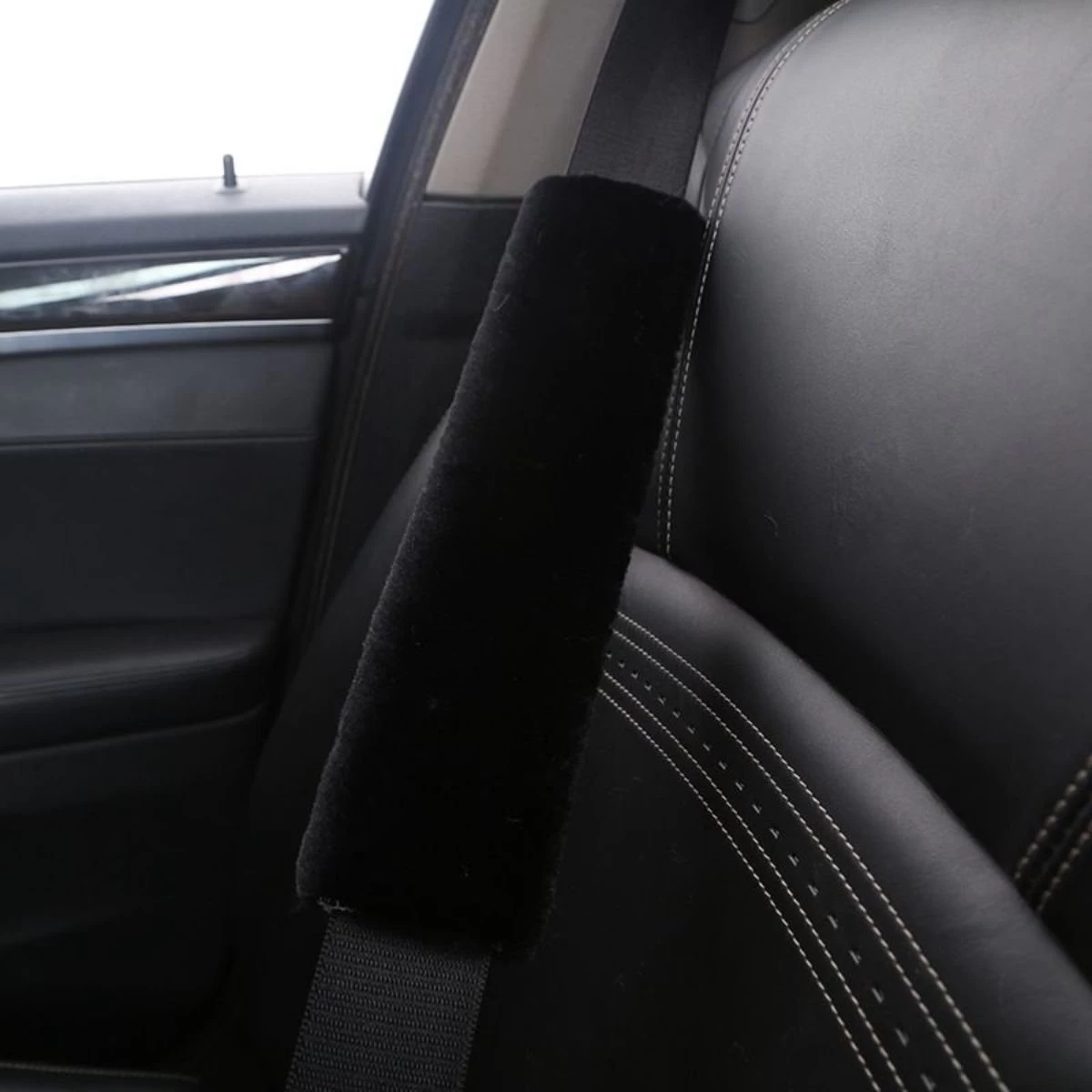 Hazlö Luxe Gordelhoezen - Extra Zacht - Schouderhoezen - Gordelkussen - Auto Gordel Beschermer - Gordel Beschermer - Gordelhoes - 2 Stuks - Zwart 3 Hazlö Luxe Gordelhoezen - Extra Zacht - Schouderhoezen - Gordelkussen - Auto Gordel Beschermer - Gordel Beschermer - Gordelhoes - 2 Stuks - Zwart