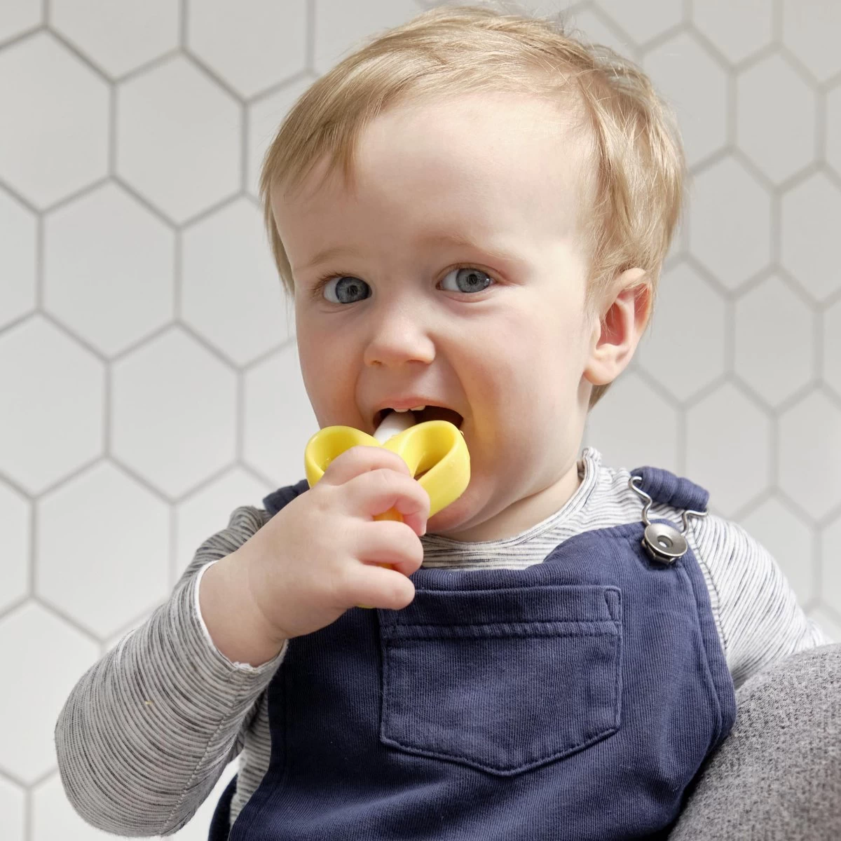 Baby Banaan Tandenborstel/bijtspeeltje – Geel - Baby Tandenborstel - Bij Doorkomende Tandjes - Tandvlees Massage - Babytandenborstel - Peuter Tandenborstel 12 Baby Banaan Tandenborstel/bijtspeeltje – Geel - Baby Tandenborstel - Bij Doorkomende Tandjes - Tandvlees Massage - Babytandenborstel - Peuter Tandenborstel - Afbeelding 10