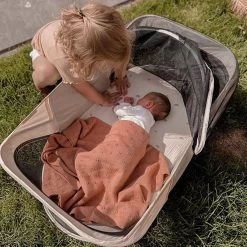 Deryan Infant Deluxe BabyBox Campingbedje - Cream + Inclusief Matras En Klamboe 29 Deryan Infant Deluxe BabyBox Campingbedje - Cream + Inclusief Matras En Klamboe -Babyproducten 1200x1200 1654