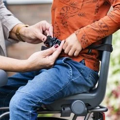 Qibbel 6+ Junior Fietsstoeltje Achter - Zwart Met Bruin Kussentje -Babyproducten 1200x1200 1670