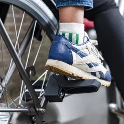 Qibbel 6+ Junior Fietsstoeltje Achter - Zwart - Inclusief Voetsteuntjes -Babyproducten 1200x1200 1739