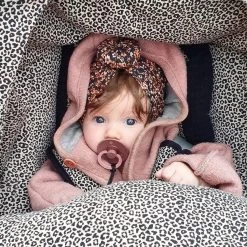 Ukje Voetenzak Baby Autostoel - Universeel - Geschikt Voor Maxi Cosi Cybex Doona - Superzacht Katoen - Zwart Wafel - Luipaard 13 Ukje Voetenzak Baby Autostoel - Universeel - Geschikt Voor Maxi Cosi Cybex Doona - Superzacht Katoen - Zwart Wafel - Luipaard -Babyproducten 1200x1200 1831