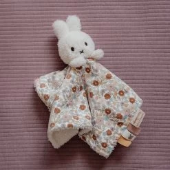 Nijntje X Little Dutch - Vintage Little Flower - Knuffeldoekje 10 Nijntje X Little Dutch - Vintage Little Flower - Knuffeldoekje -Babyproducten 1200x1200 186