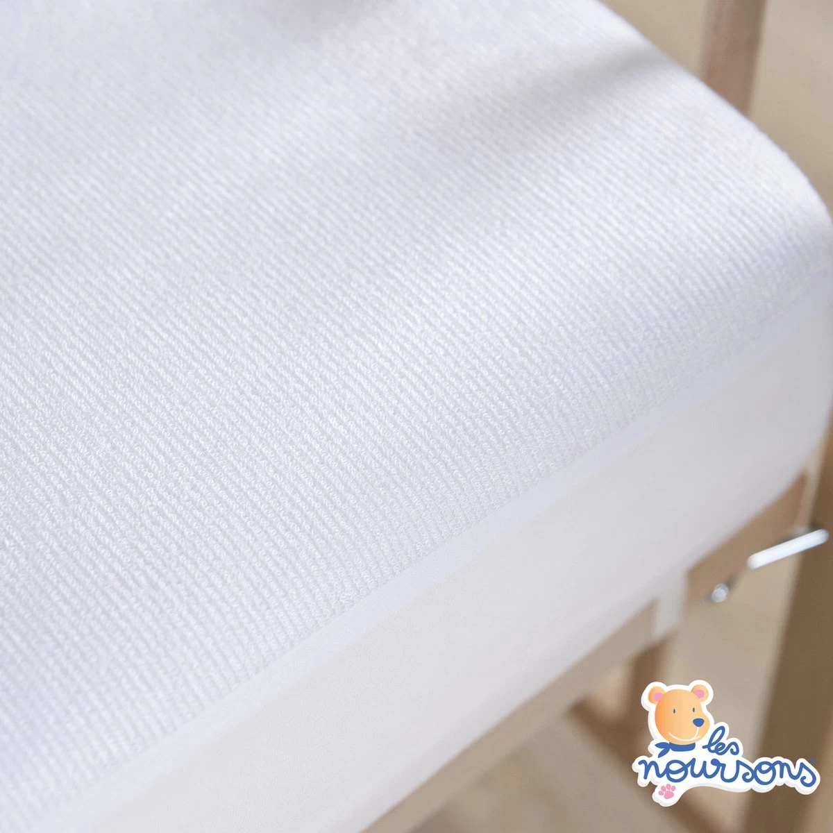 Baby Bamboe Matrasbeschermer 70x140 Cm - Waterdicht - Zacht Aanvoelend - Vrij Van Chemische Behandelingen - Ademend En Stil 4 Baby Bamboe Matrasbeschermer 70x140 Cm - Waterdicht - Zacht Aanvoelend - Vrij Van Chemische Behandelingen - Ademend En Stil - Afbeelding 2