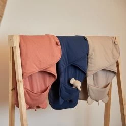 Jollein Wikkeldeken Basic Stripe - Rosewood 24 Jollein Wikkeldeken Basic Stripe - Rosewood -Babyproducten 1200x1200 2485