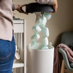 Tommee Tippee Twist & Click XL-luieremmer - Voor Maximaal 60 Luiers - Milieuvriendelijker Systeem - 1 Navulcassette - Duurzaam Geproduceerde Antibacteriële GREENFILM -Babyproducten 1200x1200 3428