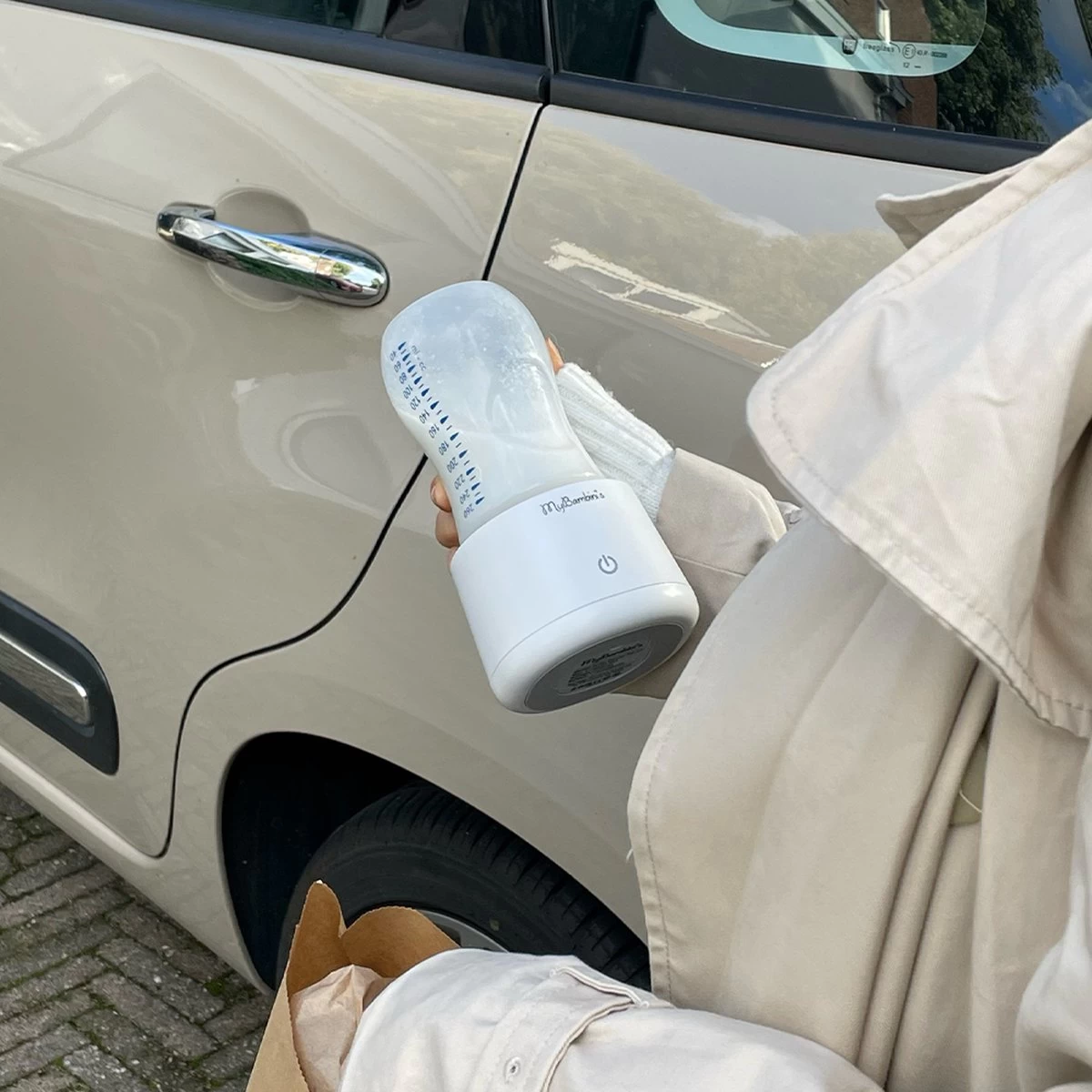 MyBambini's Bottle Warmer Pro™ - Draagbare Baby Flessenwarmer Voor Onderweg - Wit - Geschikt Voor Dr. Brown's (brede Hals), Suavinex & J Bimbi 9 MyBambini's Bottle Warmer Pro™ - Draagbare Baby Flessenwarmer Voor Onderweg - Wit - Geschikt Voor Dr. Brown's (brede Hals), Suavinex & J Bimbi - Afbeelding 7