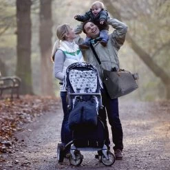 Brisby Slijtvaste Luiertas - Verzorgingstas Groot - Grijs - Inclusief Verschoonmatje - Isoleervakken - Fopspeen Houder - Makkelijk Te Bevestigen Aan De Kinderwagen -Babyproducten 1200x1200 521