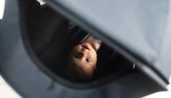 Lionelo Buggy Cloe - Kinderwagen Premium + - Tot 22 Kg - Verstelbare Rugleuning - 5-punts Veiligheidsgordels - Grote Zwenkwielen - Klamboe - Bekerhouder - Lichtgewicht - Compact - Waterdicht -Babyproducten 1200x692