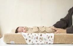 SwaddleMeyco Inbakerdoek Uni - Sand - 0-3 Maanden -Babyproducten 1200x760 5