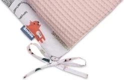 Sensillo Baby Bedbumper - Bedomrander - Anti Stootrand Ledikant - Bed Zijbeschermers - 180x30cm - Wafel Roze Vosjes -Babyproducten 1200x777 7