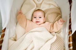 Wiegdeken Wol - Pure Baby Love - Wafel Off White -Babyproducten 1200x798 20