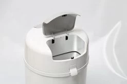 DiaperPail - Clear White - Luieremmer Met Speciale Luiersluis - Werkt Met Normale Vuilniszakken - Luxe Luieremmer - Geen Speciale Cassettes - Geen Geurtjes - Makkelijk Schoon Te Maken - Is Gemaakt Van Aluminium -Babyproducten 1200x798 30