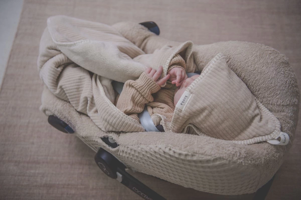 Koeka Hoes Voor Baby Autostoel 0+ Antwerp - Zand 5 Koeka Hoes Voor Baby Autostoel 0+ Antwerp - Zand - Afbeelding 3