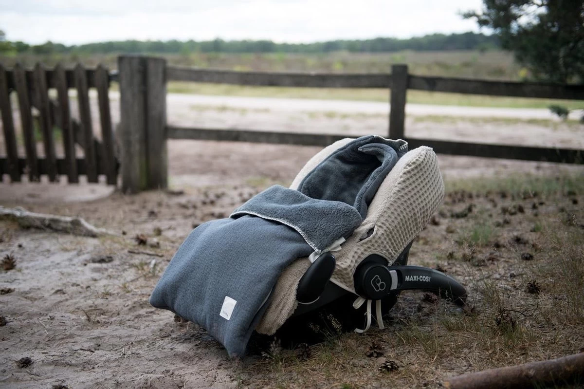 Koeka Hoes Voor Baby Autostoel 0+ Antwerp - Zand 6 Koeka Hoes Voor Baby Autostoel 0+ Antwerp - Zand - Afbeelding 4