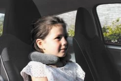 Dooky Neck Pillow Nekkussen Zacht Velours Grijs -Babyproducten 1200x800 107