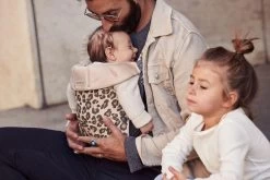 BabyBjörn Draagzak Mini - Cotton - Beige-Luipaard -Babyproducten 1200x800 223