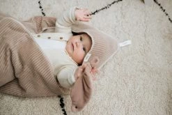 Koeka Omslagdoek Baby Teddy Vik - Roze -Babyproducten 1200x800 492