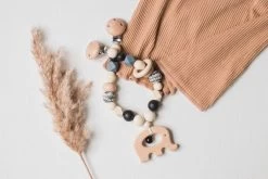 Wagenspanner Olifant - Musthave 2021 - Baby Wagenspanner Hout - Vrolijke Kinderwagenspanner - Eenvoudig Te Bevestigen - Kraamcadeau Voor Jongens En Meisjes - Baby Cadeau -Babyproducten 1200x800 54