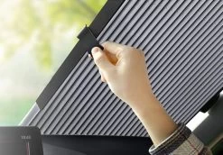 Zonnescherm Auto - Zonwering - Voorruit - UV Protectie - Oprolbaar - Rolgordijn - Rheme -Babyproducten 1200x837 2