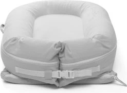 DockAtot Sleepyhead Deluxe+ Cloud Grey Grijs Babynestje - Ademend Materiaal - 0 Tot 8 Maanden -Babyproducten 1200x884 5