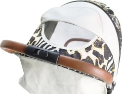 Deryan Luxe Rolo Luxe Lichtgewicht Buggy - Zoo Creme -Babyproducten 1200x916 1