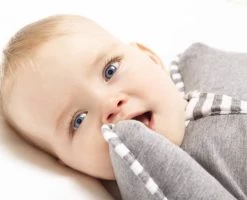 Love To Dream™ Babyslaapzak Swaddle Up™ - Inbakeren - Baby 0-3 Maanden - 3.5-6 Kg - All Season - Grijs -Babyproducten 1200x972 5