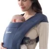 Ergobaby - Embrace - Draagzak Baby - Soft Blue - Ergonomisch Vanaf Geboorte 1 Ergobaby - Embrace - Draagzak Baby - Soft Blue - Ergonomisch Vanaf Geboorte -Babyproducten 688x1200 2