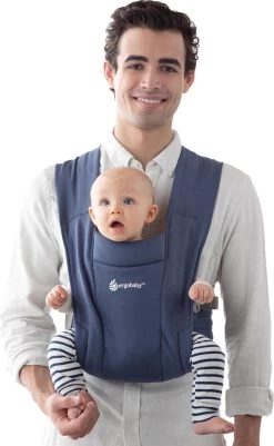 Ergobaby - Embrace - Draagzak Baby - Soft Blue - Ergonomisch Vanaf Geboorte -Babyproducten 739x1200