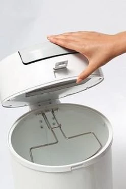 DiaperPail - Clear White - Luieremmer Met Speciale Luiersluis - Werkt Met Normale Vuilniszakken - Luxe Luieremmer - Geen Speciale Cassettes - Geen Geurtjes - Makkelijk Schoon Te Maken - Is Gemaakt Van Aluminium -Babyproducten 798x1200 15