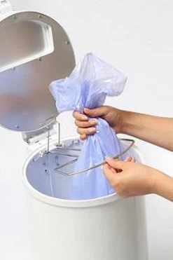 DiaperPail - Clear White - Luieremmer Met Speciale Luiersluis - Werkt Met Normale Vuilniszakken - Luxe Luieremmer - Geen Speciale Cassettes - Geen Geurtjes - Makkelijk Schoon Te Maken - Is Gemaakt Van Aluminium -Babyproducten 798x1200 17