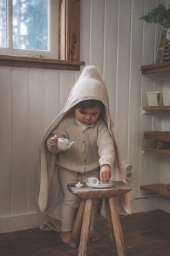 Koeka Omslagdoek Teddy Oddi - Roze - 100x100cm -Babyproducten 799x1200 109