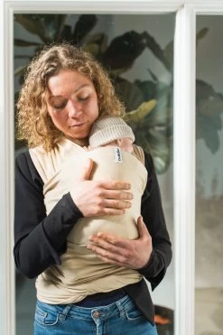 Cuddie Baby Draagdoek - Premium Organic Baby Draagdoek Gemaakt Van Bio Katoen - Newborns Tot 15 Kg - Baby Cadeau - Met Wenskaart - Sand -Babyproducten 799x1200 44