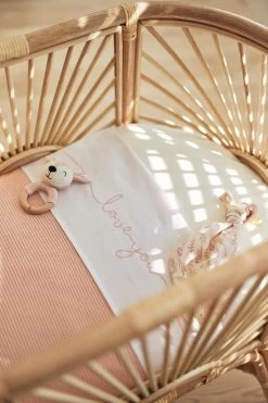 Jollein Baby Deken Wieg 75x100cm Basic Knit - Pale Pink 25 Jollein Baby Deken Wieg 75x100cm Basic Knit - Pale Pink -Babyproducten 800x1200 271