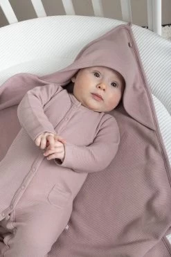 Baby's Only Gebreide Wikkeldeken - Omslagdoek Baby Pure - Caramel - 75x75 Cm - 100% Ecologisch Katoen - Geschikt Voor Drie- En Vijfpuntsgordel 7 Baby's Only Gebreide Wikkeldeken - Omslagdoek Baby Pure - Caramel - 75x75 Cm - 100% Ecologisch Katoen - Geschikt Voor Drie- En Vijfpuntsgordel -Babyproducten 800x1200 311