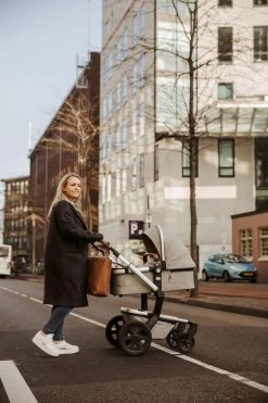 Snoozzz Luiertas Luxe Verzorgingstas – Inclusief Uitneembare Tas Organizer Met Thermovak, Stroller Hooks En Verschoningsmatje - Cognac -Babyproducten 800x1200 41