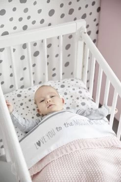 Meyco Love You To The Moon & Back Wieglaken - Grey - 75x100cm -Babyproducten 800x1200 447