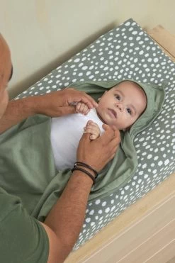 Meyco Badcape Basic Jersey/Cheetah 2-pack - Forest Green - 80x80cm -Babyproducten 800x1200 528