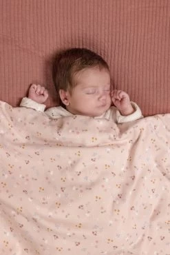 Little Dutch Ledikantdeken Little Pink Flowers 8 Little Dutch Ledikantdeken Little Pink Flowers -Babyproducten 801x1200 150
