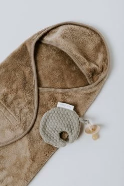 Baby's Only Wikkeldeken - Omslagdoek Baby Cozy - Warm Linen - Met Voetjes - Geschikt Voor Drie- En Vijfpuntsgordel - Extra Zacht 19 Baby's Only Wikkeldeken - Omslagdoek Baby Cozy - Warm Linen - Met Voetjes - Geschikt Voor Drie- En Vijfpuntsgordel - Extra Zacht -Babyproducten 803x1200 9