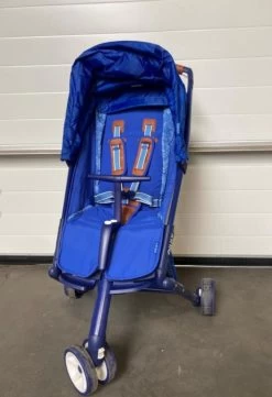 OILILY- Buggy- Kinderwagen - Multi- Blauw- Optimum -Babyproducten 822x1200 2