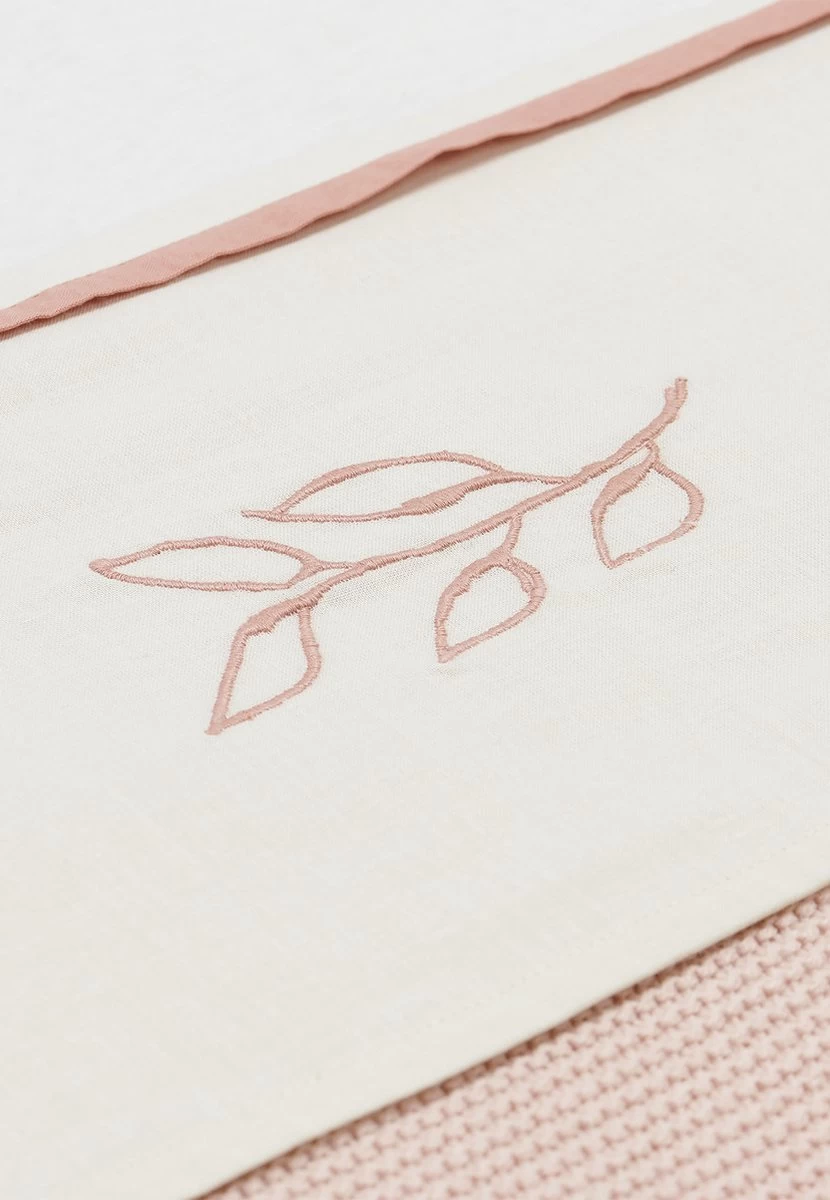 Jollein Baby Laken Ledikant 120x150cm Meadow - Rosewood 8 Jollein Baby Laken Ledikant 120x150cm Meadow - Rosewood - Afbeelding 6