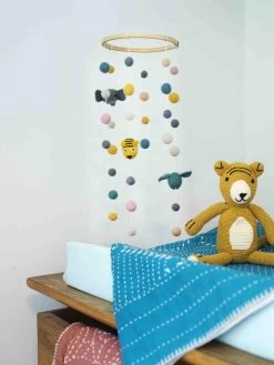 Return To Sender Dieren Mobiel -Babyproducten 900x1200 1