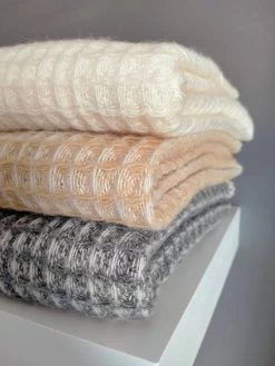 Wiegdeken Wol - Pure Baby Love - Wafel Off White -Babyproducten 900x1200 54