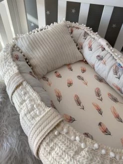 SNS Baby - Babynestje En Hoofdkussen - Organische Katoen - Antibacterieel Babynestje - Anti-Allergisch Babynestje - Wit En Veer Patroon - 74 X 40 Cm 7 SNS Baby - Babynestje En Hoofdkussen - Organische Katoen - Antibacterieel Babynestje - Anti-Allergisch Babynestje - Wit En Veer Patroon - 74 X 40 Cm -Babyproducten 900x1200 65