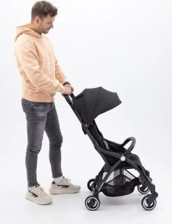 Hamilton By Yoop X1 Plus Buggy – Nieuw, Hoger, Uitgebreider 2023 Model – Premium Stroller Met One Hand Folding Technologie – Zwart – Lichte, Verstelbare En Wendbare Kinderwagen Met Vele Gemakken -Babyproducten 924x1200 1